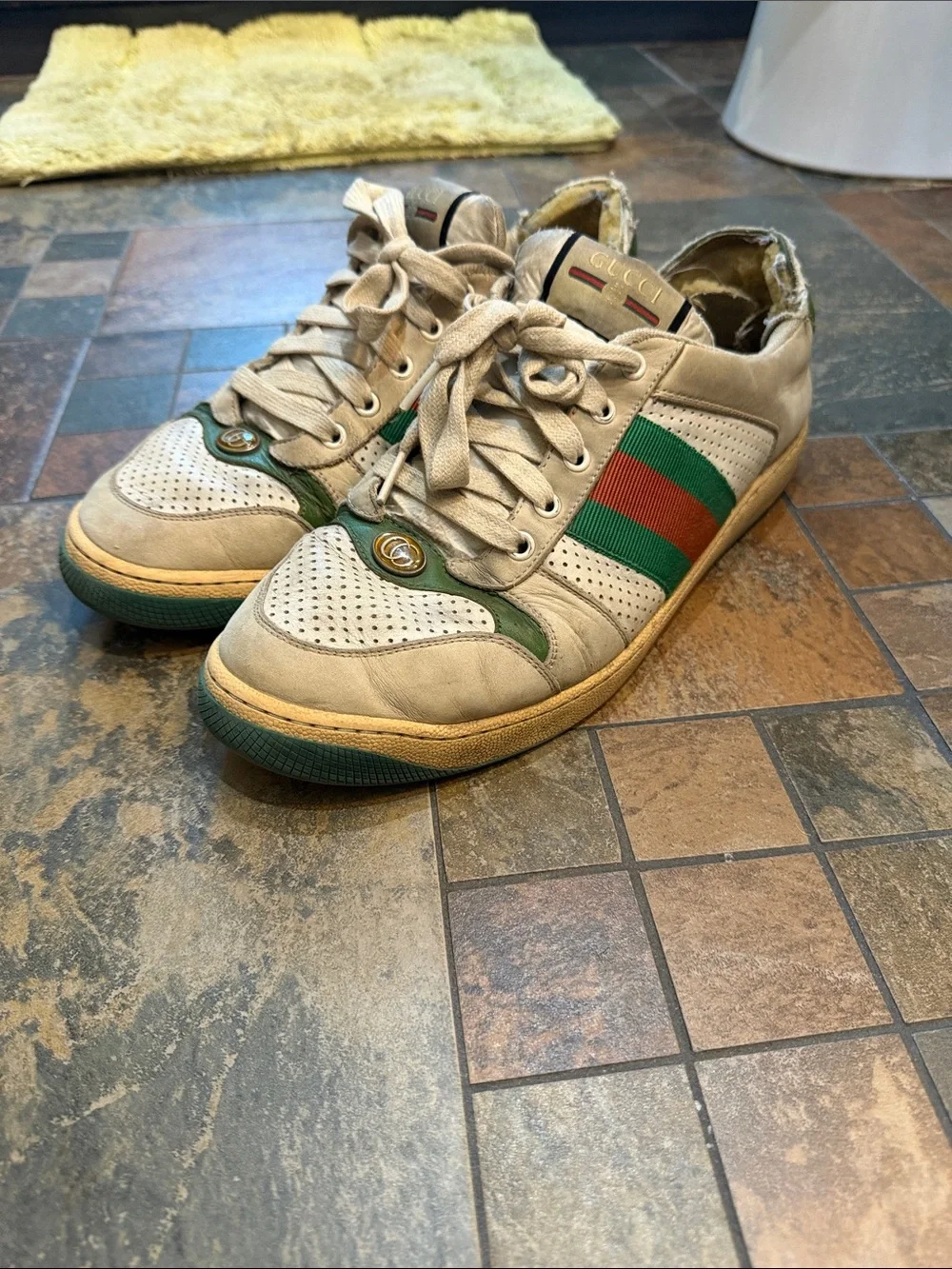 Gucci Beige Sneakers with Green & Red Web Stripe